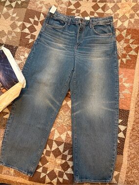 BNWT Denim Forum Women High-Rise Jeans in Medium Blue